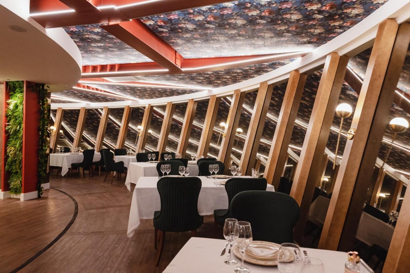 Hotel E Restaurante Giratorio Rf Vision - A Melhor Vista 360 De Грамаду Екстериор снимка